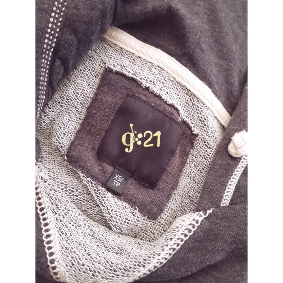 ✨3/$15 G21 | Gray Hoodie - Picture 3 of 3